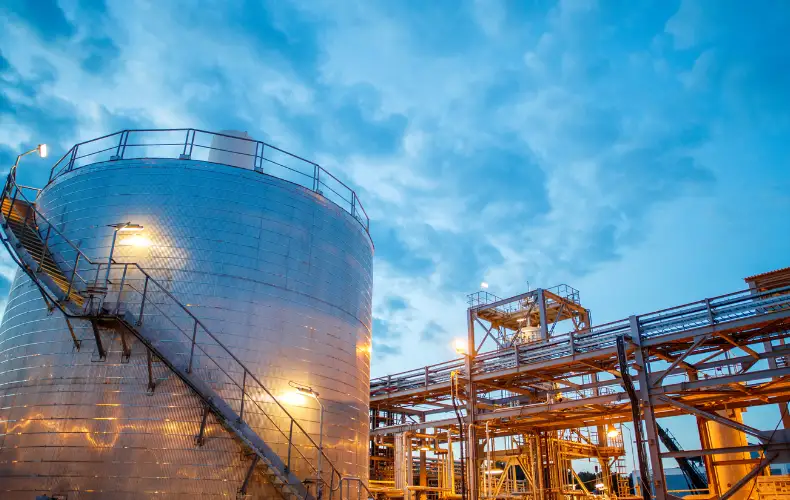 Banner - Oil & Gas - Reduced Infrastructure Costs by 35% Using Databricks Consulting Services